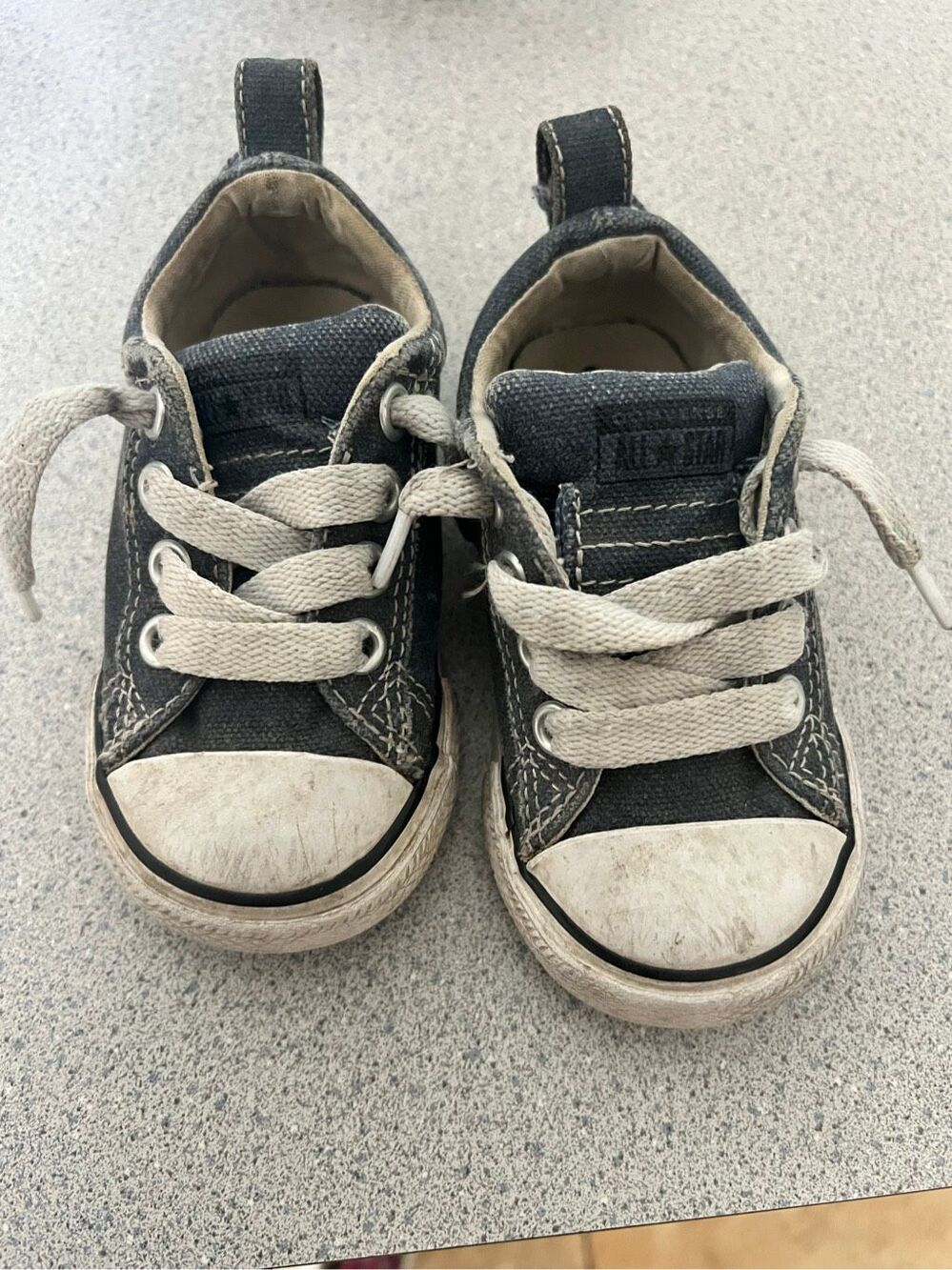 Toddler blue low cut Converse running shoes size 6
